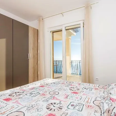 Apartment Sara Lovran