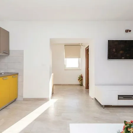 Apartman Sara *